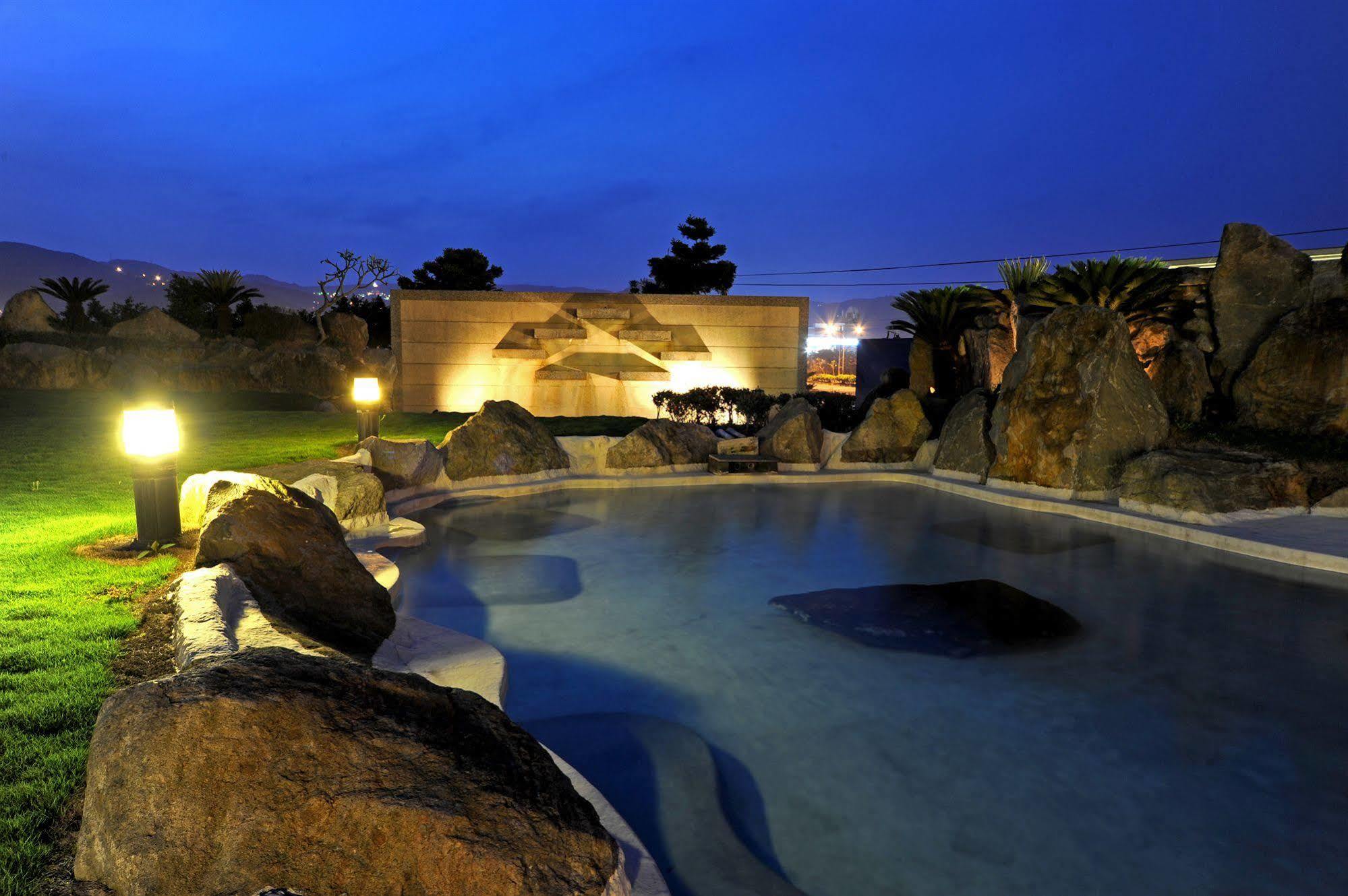 Chat Hot Spring Resort Keelung Exterior foto